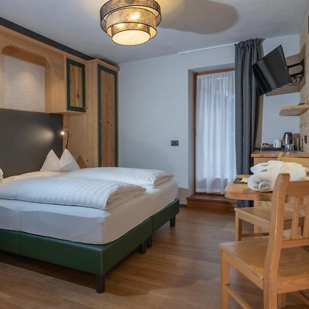 La Roccia Wellness Hotel Cavalese Dış mekan fotoğraf