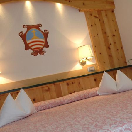 La Roccia Wellness Hotel Cavalese Dış mekan fotoğraf