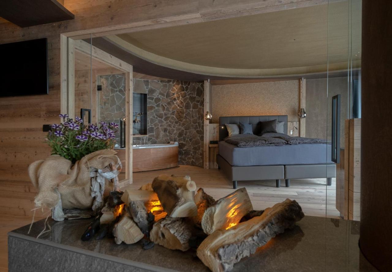 La Roccia Wellness Hotel Cavalese Dış mekan fotoğraf