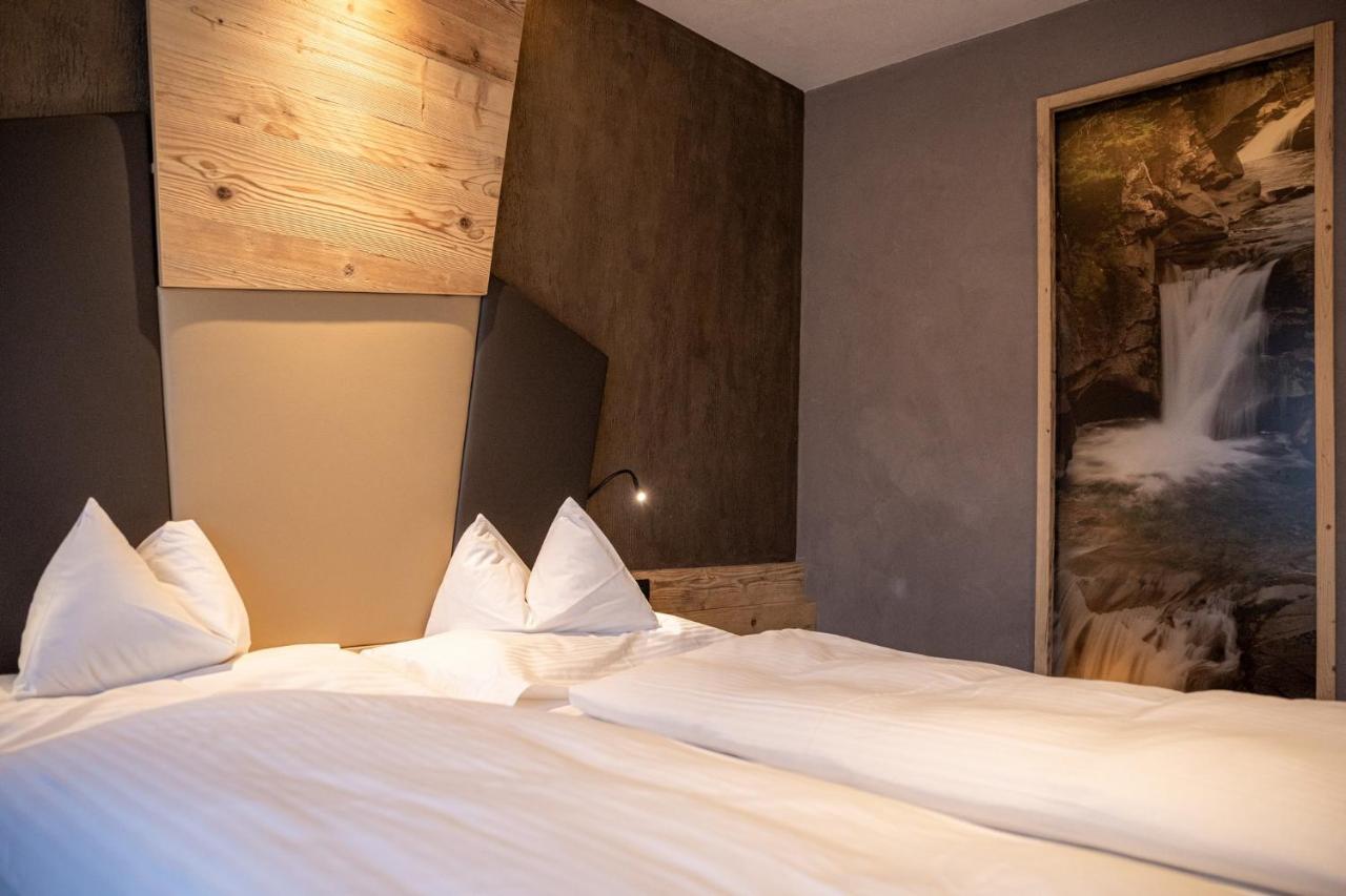 La Roccia Wellness Hotel Cavalese Dış mekan fotoğraf