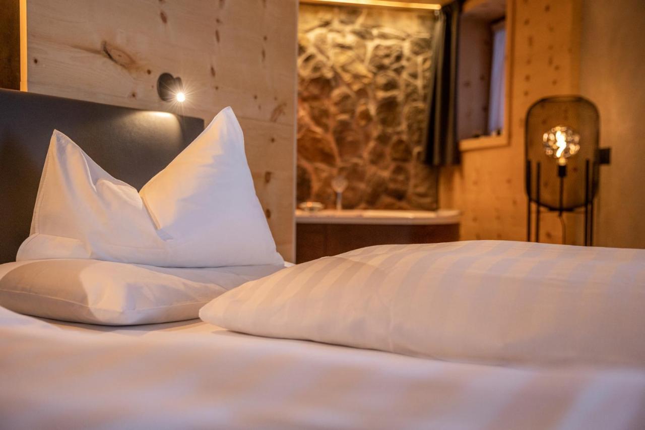 La Roccia Wellness Hotel Cavalese Dış mekan fotoğraf