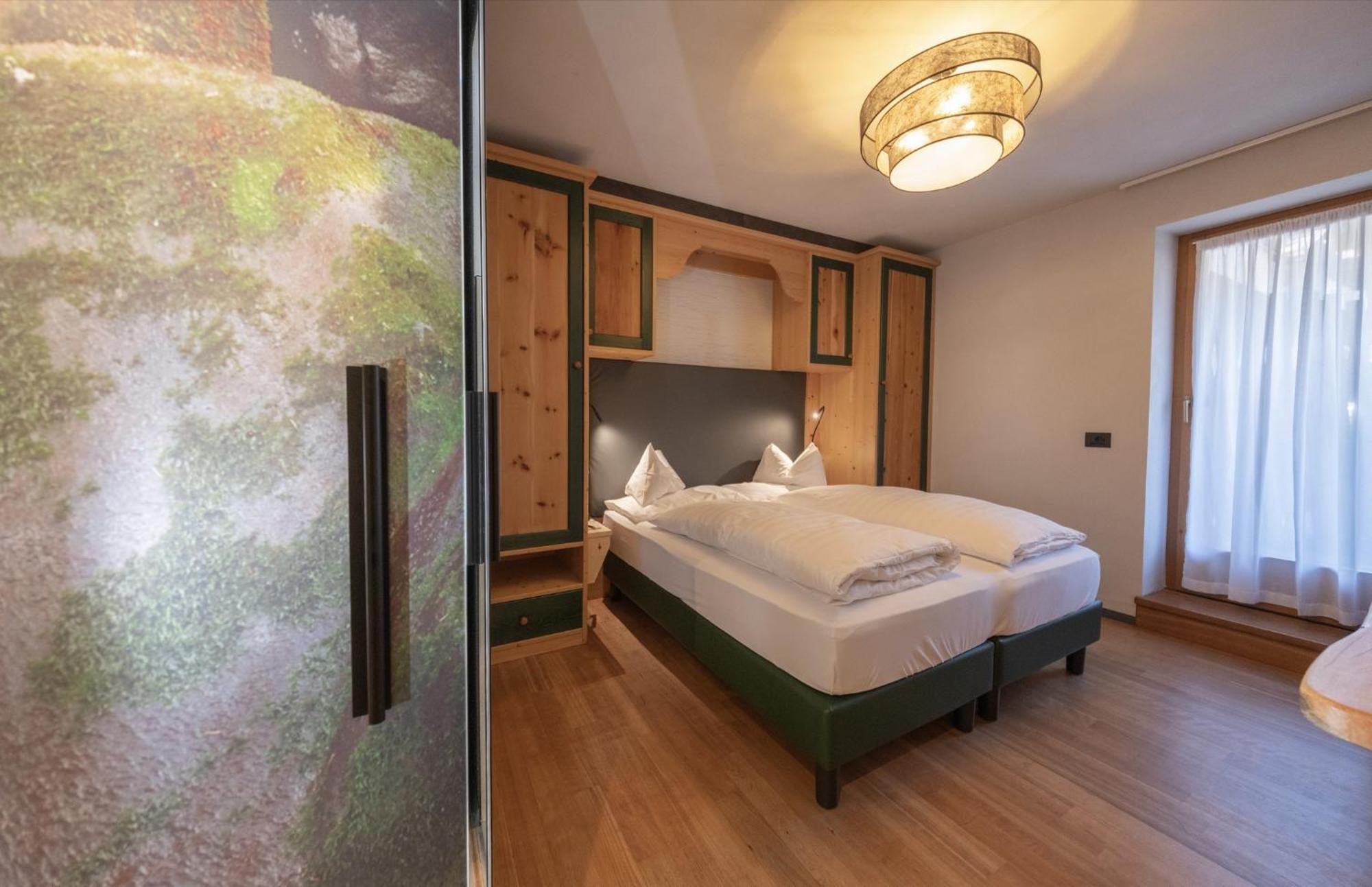La Roccia Wellness Hotel Cavalese Dış mekan fotoğraf