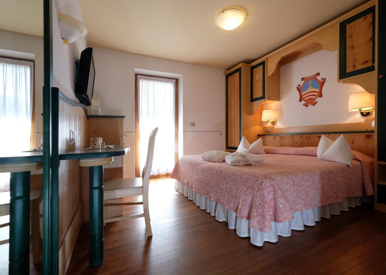 La Roccia Wellness Hotel Cavalese Dış mekan fotoğraf