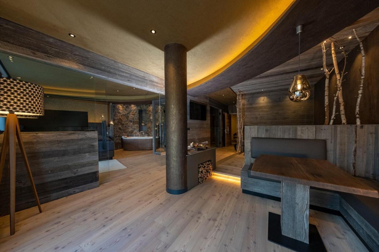 La Roccia Wellness Hotel Cavalese Dış mekan fotoğraf