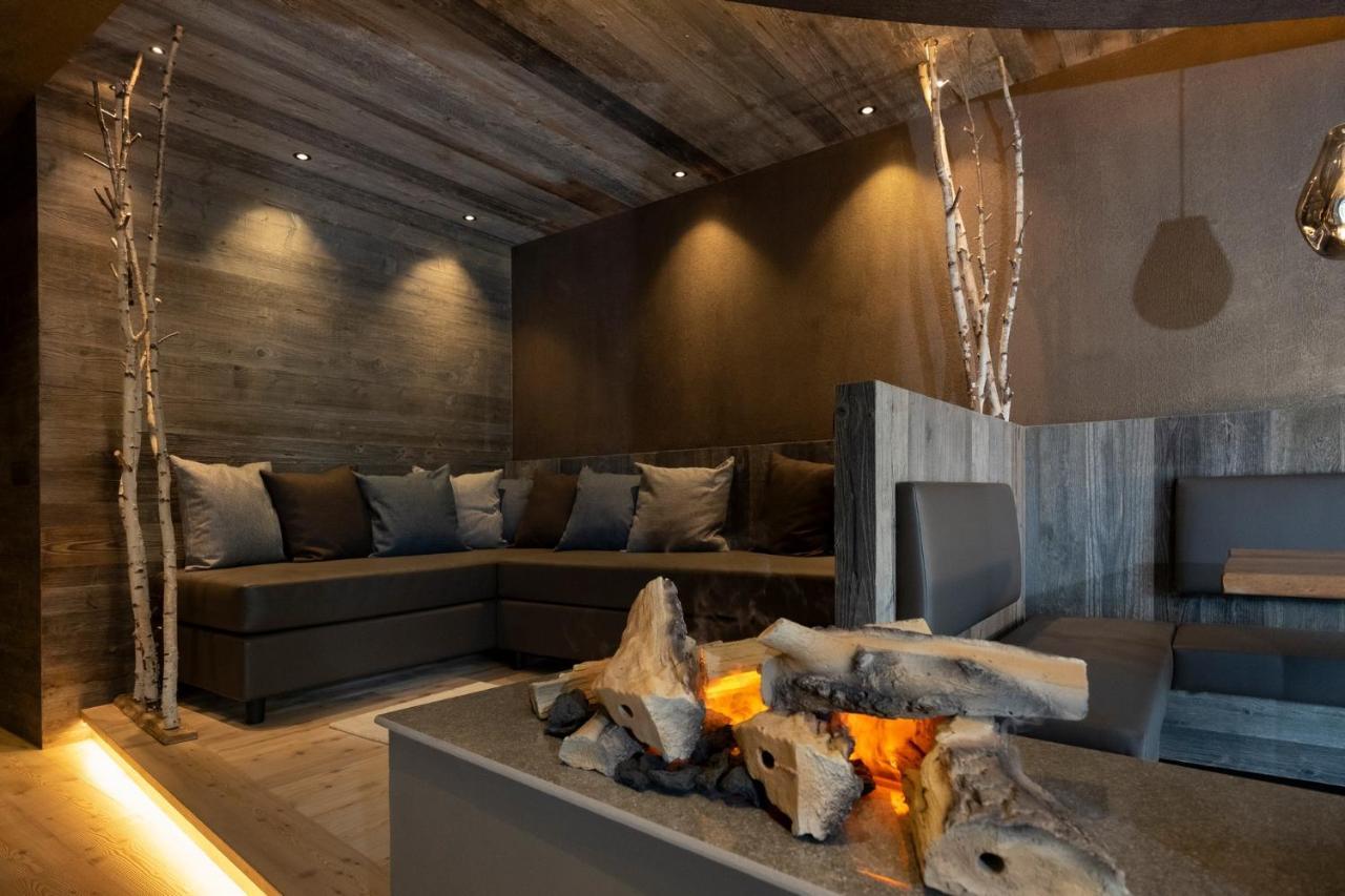 La Roccia Wellness Hotel Cavalese Dış mekan fotoğraf